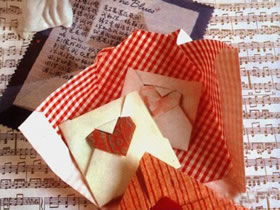 情书信封怎么折 带爱心情书信封的折法图解