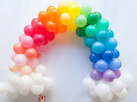 怎么用气球制作彩虹门 气球彩虹门做法图解