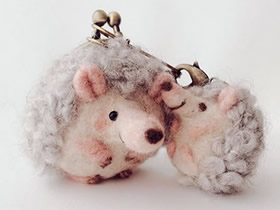 超可爱的羊毛毡小动物口金包作品图片
