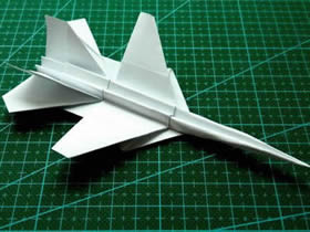怎么用A4纸折战斗机 逼真战斗飞机的折法图解