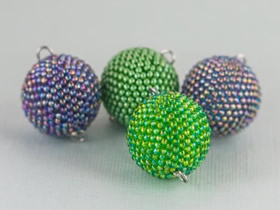 串珠球体怎么做图解 球体小挂件串珠DIY教程