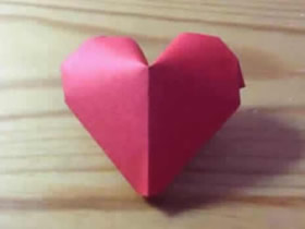 怎么折纸红色立体爱心 手工立体心的折法图解
