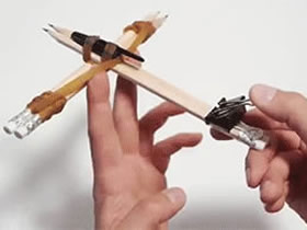 怎么做玩具弩的方法图解 铅笔文具手工制作弩