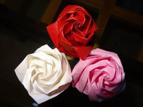 怎么折纸卷心玫瑰图解 手工卷心玫瑰花的折法