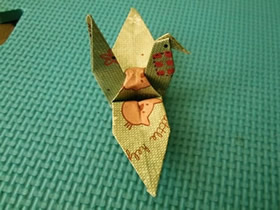 怎么折纸经典千纸鹤 手工立体纸鹤的折法过程