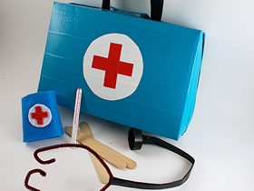 怎么做医生工具包玩具 废纸盒制作医用工具箱