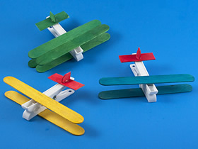 怎么做冰棍棒飞机的方法 衣夹手工制作玩具飞机