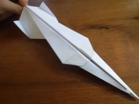 怎么折纸飞得又快又稳的纸飞机的折法步骤图