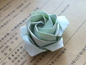 怎么手工折叠立体玫瑰花的折法过程步骤