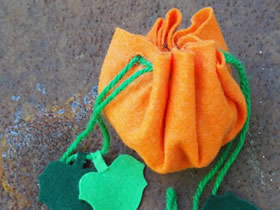 怎么做万圣节南瓜糖果袋的布艺手工教程