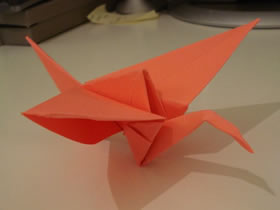 怎么折纸可以扇动翅膀纸鹤的折法步骤图解
