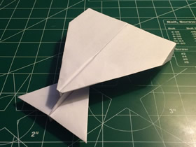 怎么折纸又快又稳又远纸飞机的折法图解