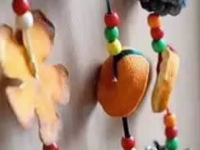 怎么用橘皮和松果做秋天装饰的制作方法