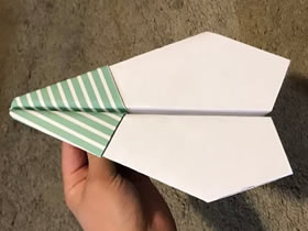 超简单纸飞机的折叠方法
