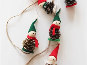 用松果和毡布做圣诞节小人挂饰的方法