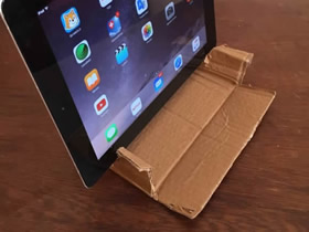 用废纸箱做iPad平板支架的方法