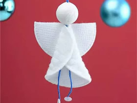 用化妆棉制作天使挂饰的方法