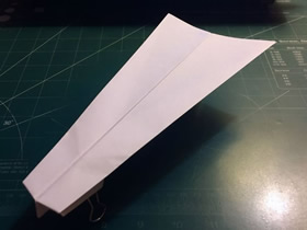 飞得又快又远纸飞机的折纸教程