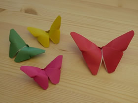 [视频]简单蝴蝶折纸方法教程