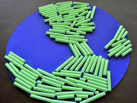 地球日用硬纸板和吸管做地球的方法