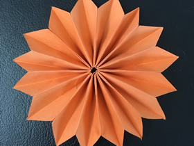 怎么用八张纸折纸花的最简单方法