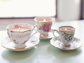 怎么用陶瓷杯做茶杯蜡烛装饰的简单方法