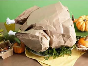 怎么用牛皮纸袋做感恩节烤熟火鸡的方法