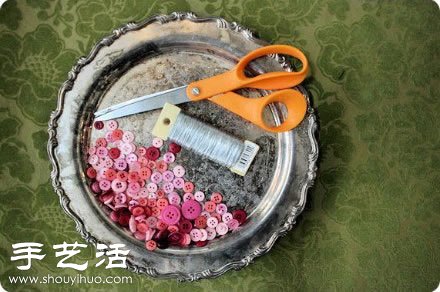 漂亮钮扣花束制作 DIY钮扣手捧花方法- www.aizhezhi.com