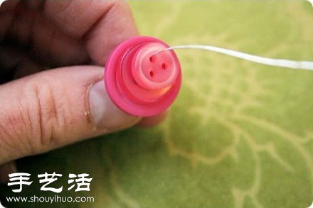 漂亮钮扣花束制作 DIY钮扣手捧花方法- www.aizhezhi.com