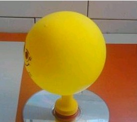 气球+光盘 手工制作能滑动的玩具气垫船- www.aizhezhi.com