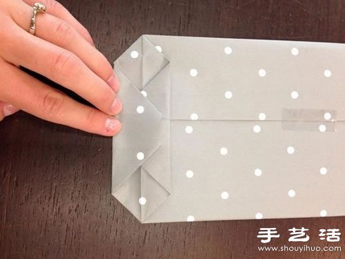 手工折纸制作经典的礼品包装袋- www.aizhezhi.com