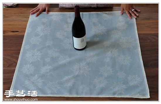 红酒的精致包法 红酒瓶的日式包法图解教程- www.aizhezhi.com
