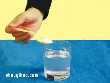 化学小实验：用硼砂让雪花提前降临- www.aizhezhi.com