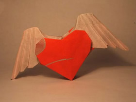 带翅膀的爱心的折法 折纸带翅膀的心图解