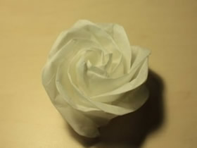 折玫瑰花的步骤图解 玫瑰的折纸方法过程