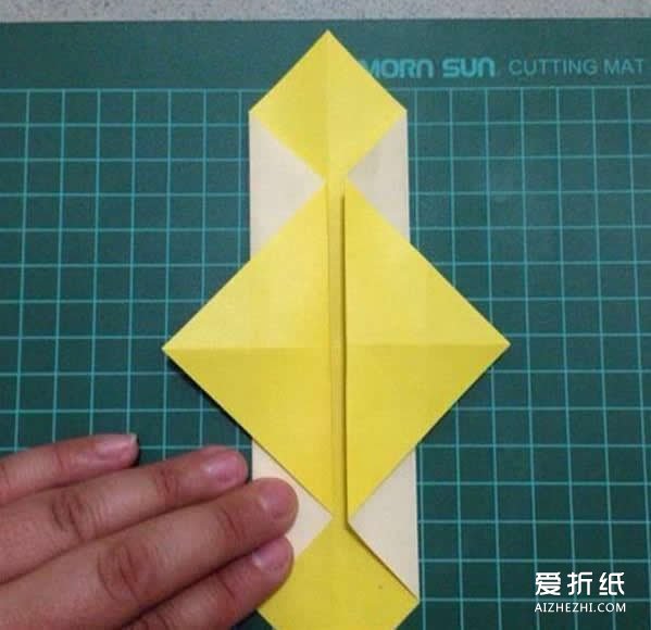 如何折纸灯笼的方法 儿童纸灯笼的折法图解- www.aizhezhi.com