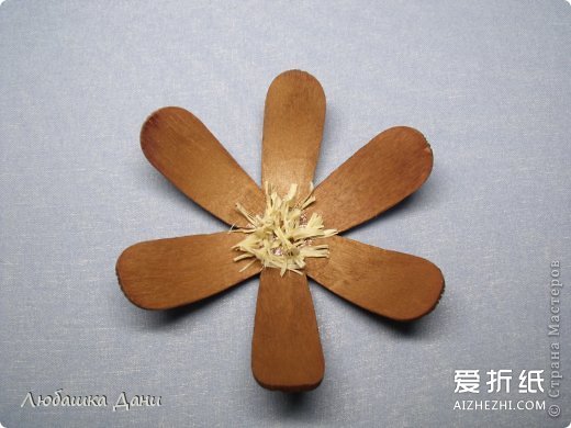 冰棒棍花朵手工制作 简单冰棒棍DIY小花的方法- www.aizhezhi.com