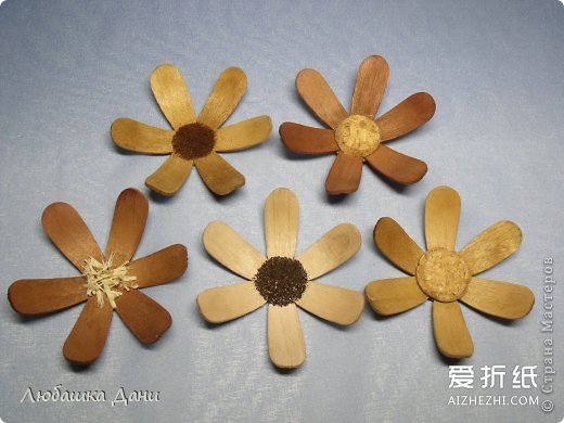 冰棒棍花朵手工制作 简单冰棒棍DIY小花的方法- www.aizhezhi.com