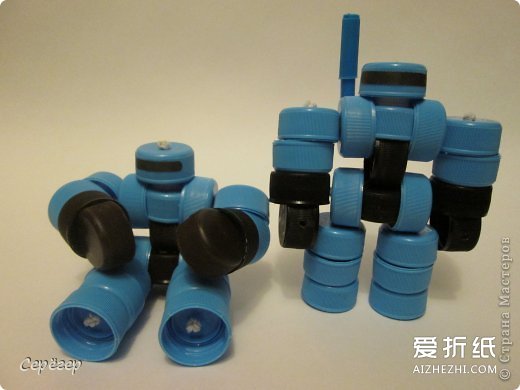 塑料瓶盖机器人制作 机器战警模型的做法步骤图- www.aizhezhi.com
