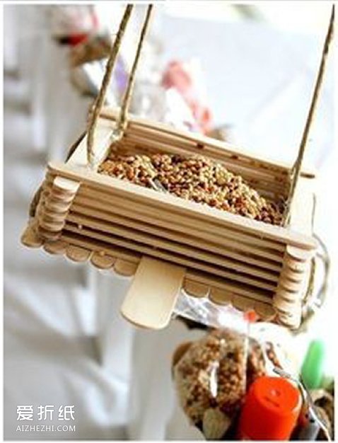 如何制作简单小鸟喂食器 手工冰棍棒喂食器的做法- www.aizhezhi.com