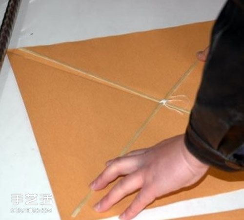 简易风筝的制作材料与制作方法图解教程- www.aizhezhi.com