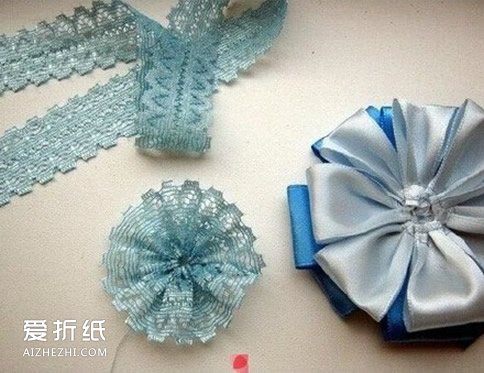 怎么用缎带制作花朵 手工缎带胸花DIY图解- www.aizhezhi.com