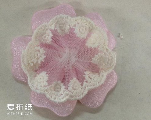 怎么制作花朵发卡图解 好看布花发饰DIY教程- www.aizhezhi.com