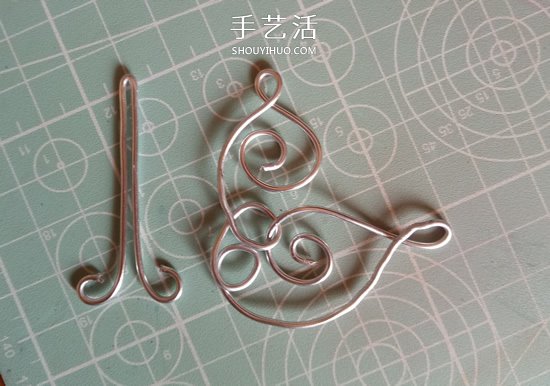 铁丝制作蝴蝶的教程 金属蝴蝶手工制作图解- www.aizhezhi.com