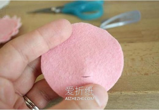 怎么做花朵发夹的方法 布艺手工制作头花发饰- www.aizhezhi.com