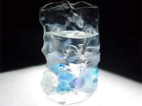 矿泉水瓶怎么变废为宝 矿泉水瓶DIY冰冻装饰品