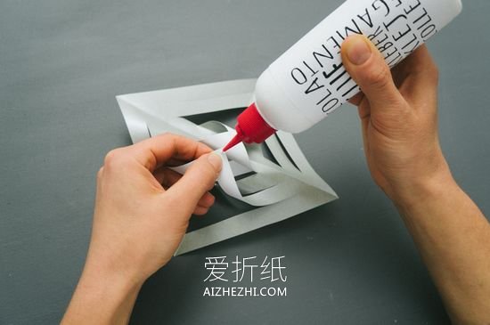 怎么剪纸立体雪花图解 手工剪纸立体雪花教程- www.aizhezhi.com