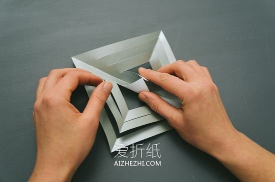 怎么剪纸立体雪花图解 手工剪纸立体雪花教程- www.aizhezhi.com