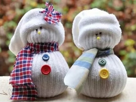 怎么用袜子做雪人图解 袜子手工制作雪人娃娃