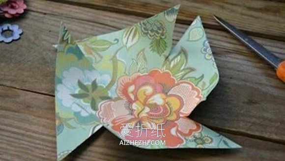 怎么做风车的图解教程 手工制作纸风车的方法- www.aizhezhi.com